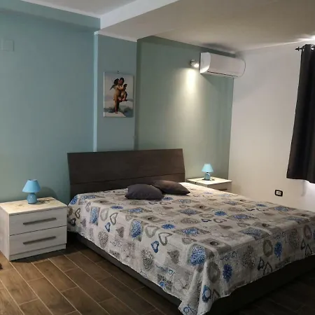 Siracusa Holiday House 3* シラクーサ